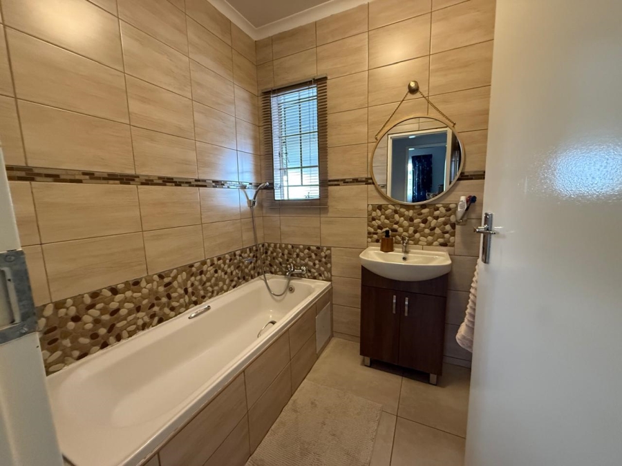 3 Bedroom Property for Sale in Waterval East North West